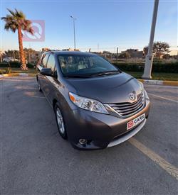 تويوتا سيينا